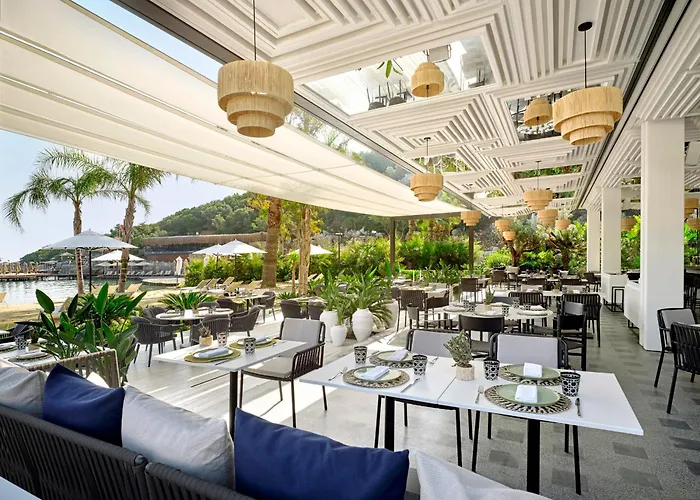 Caja By Maxx Royal Hotel