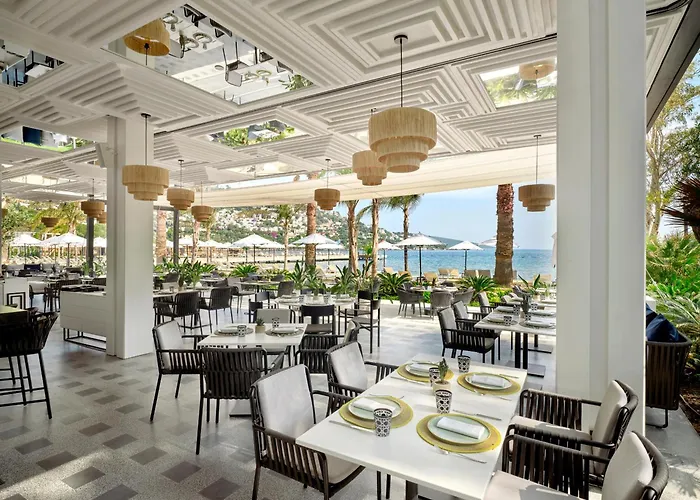 Caja By Maxx Royal Hotel