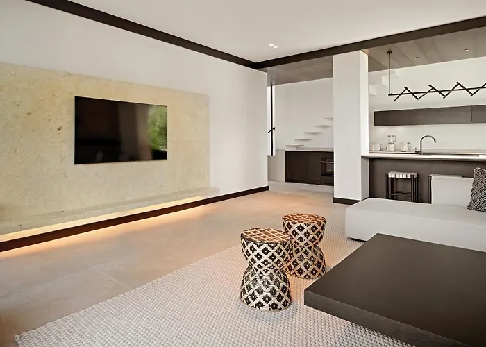 Caja By Maxx Royal 4*