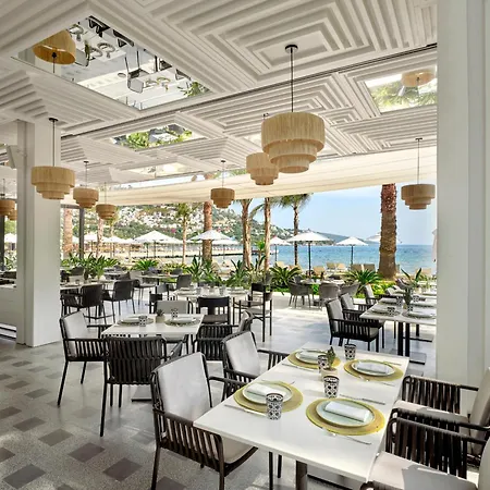 Caja By Maxx Royal 酒店