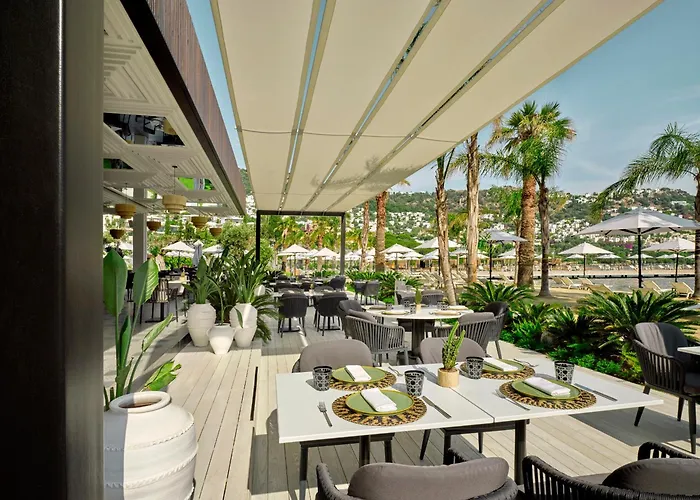 Caja By Maxx Royal Hotel