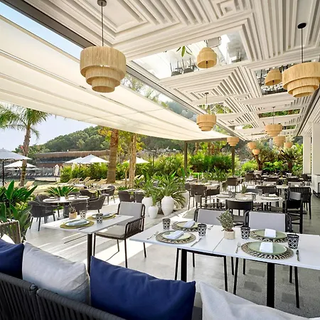 Caja By Maxx Royal Hotel