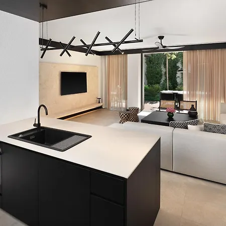 Hotel Caja By Maxx Royal