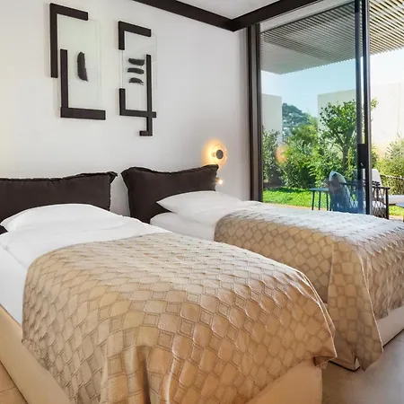 Caja By Maxx Royal Hotel 4*