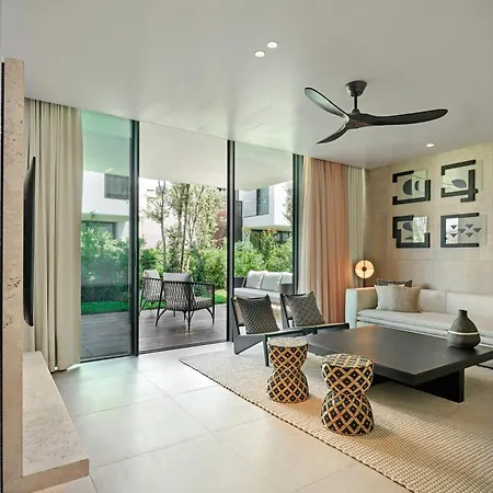 Caja By Maxx Royal Hotel